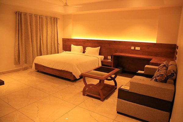 HILLS ROYAL SUITE